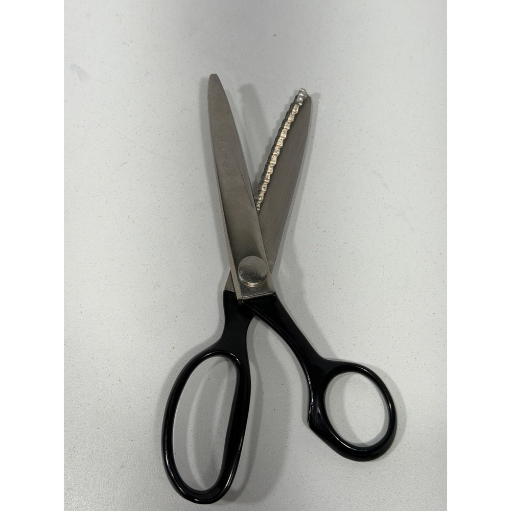 Vintage Wiss CB7 Pinking Shears Right-Handed Sewing Scissors Black Handle